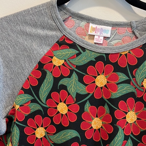 Lularoe Randy baseball tee shirt red floral nwt - Picture 2 of 6